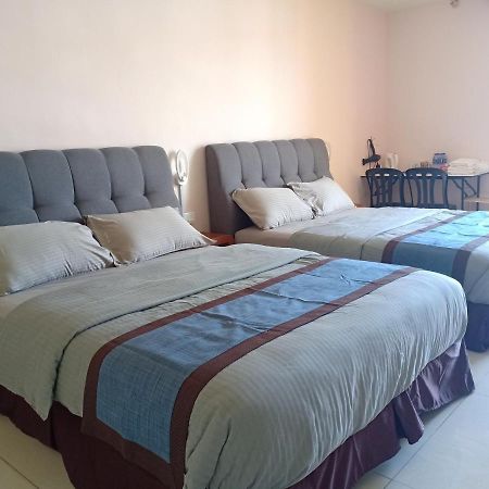 De Benz Inn Malacca Eksteriør billede