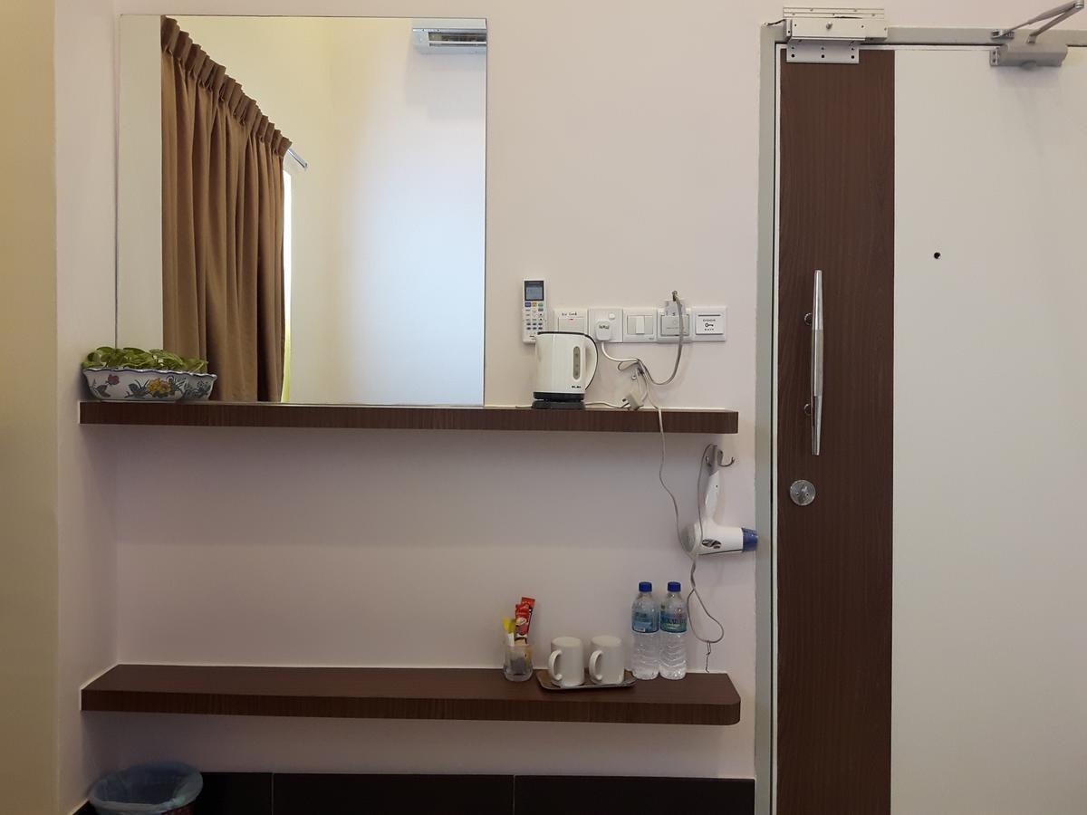 De Benz Inn Malacca Eksteriør billede