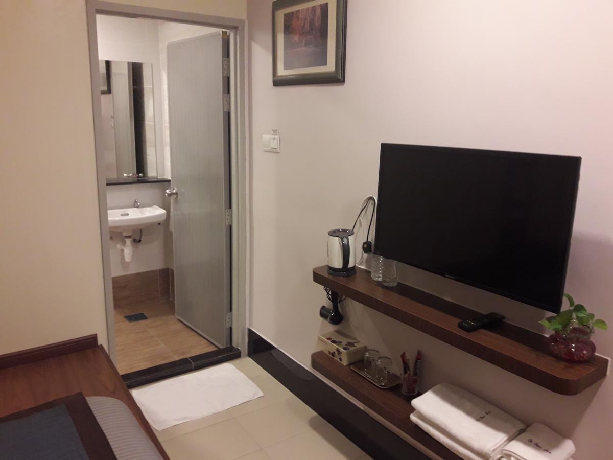De Benz Inn Malacca Eksteriør billede
